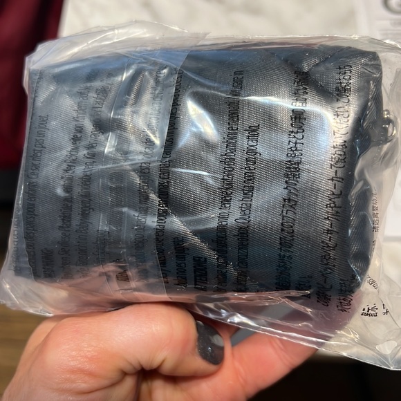 Lug Choo Choo Mini Pill Box Case NWT - Picture 13 of 16